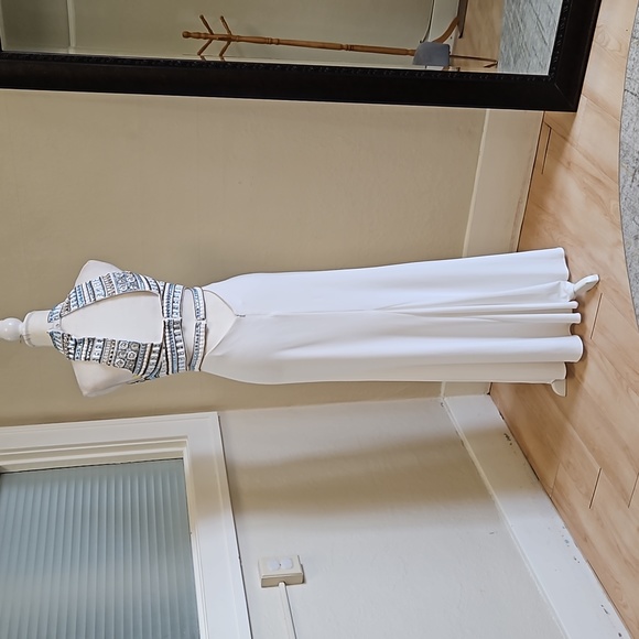 Size 6 white Sherri Hill gown with blue and bronze color tone beadwork - Picture 13 of 15